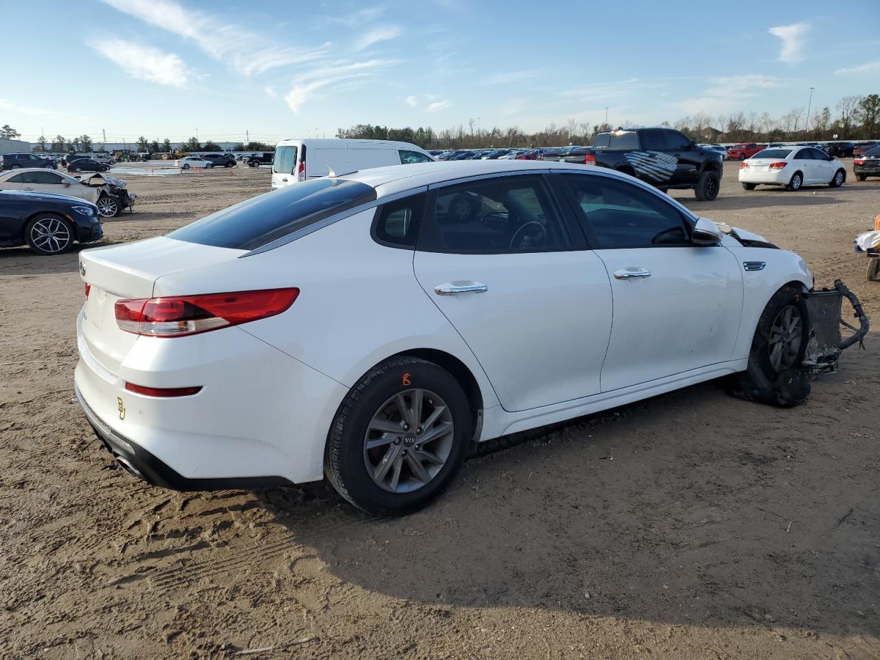 2019 KIA OPTIMA LX - Фото 3