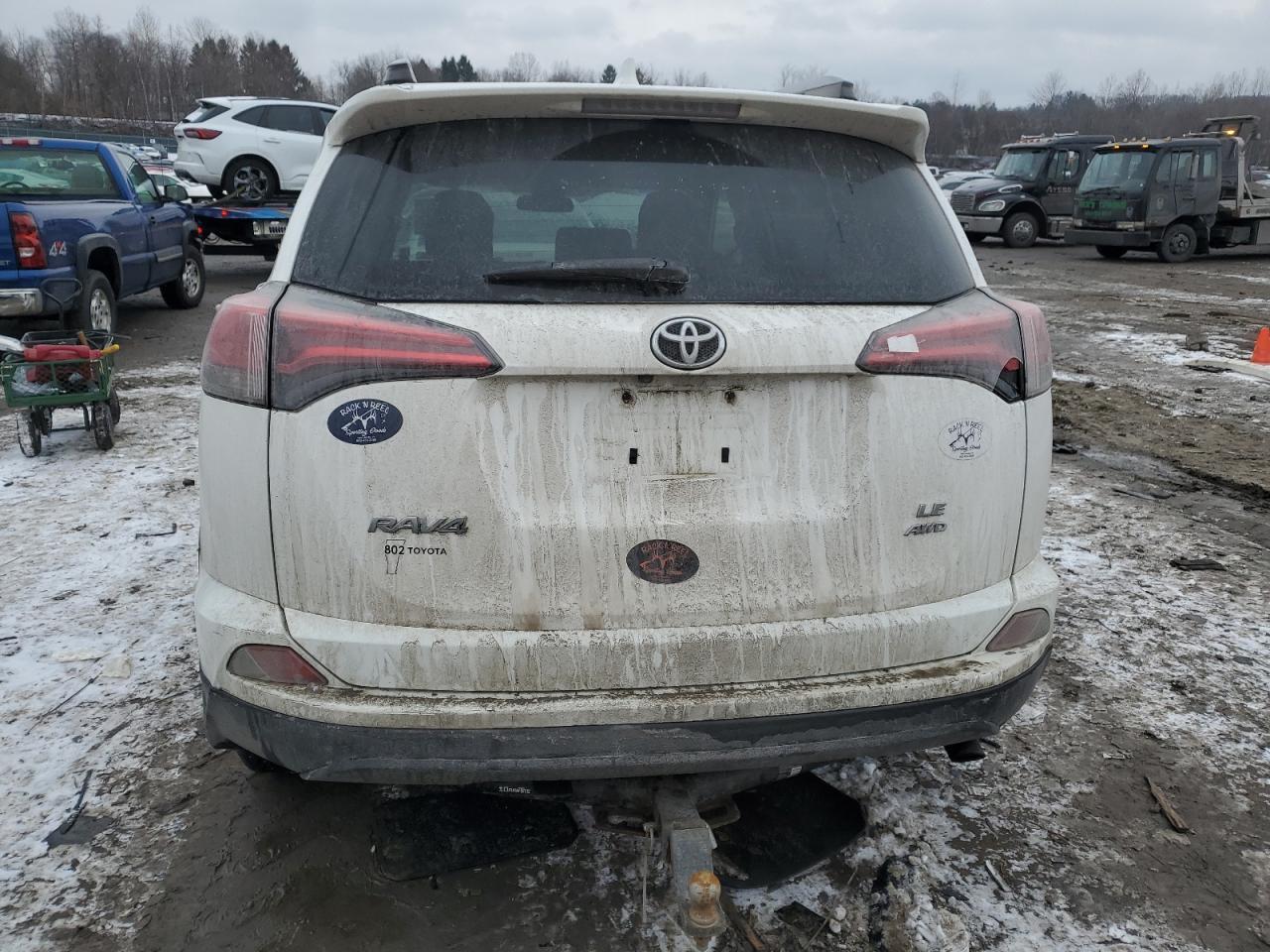 2017 TOYOTA RAV4 LE - Фото 6