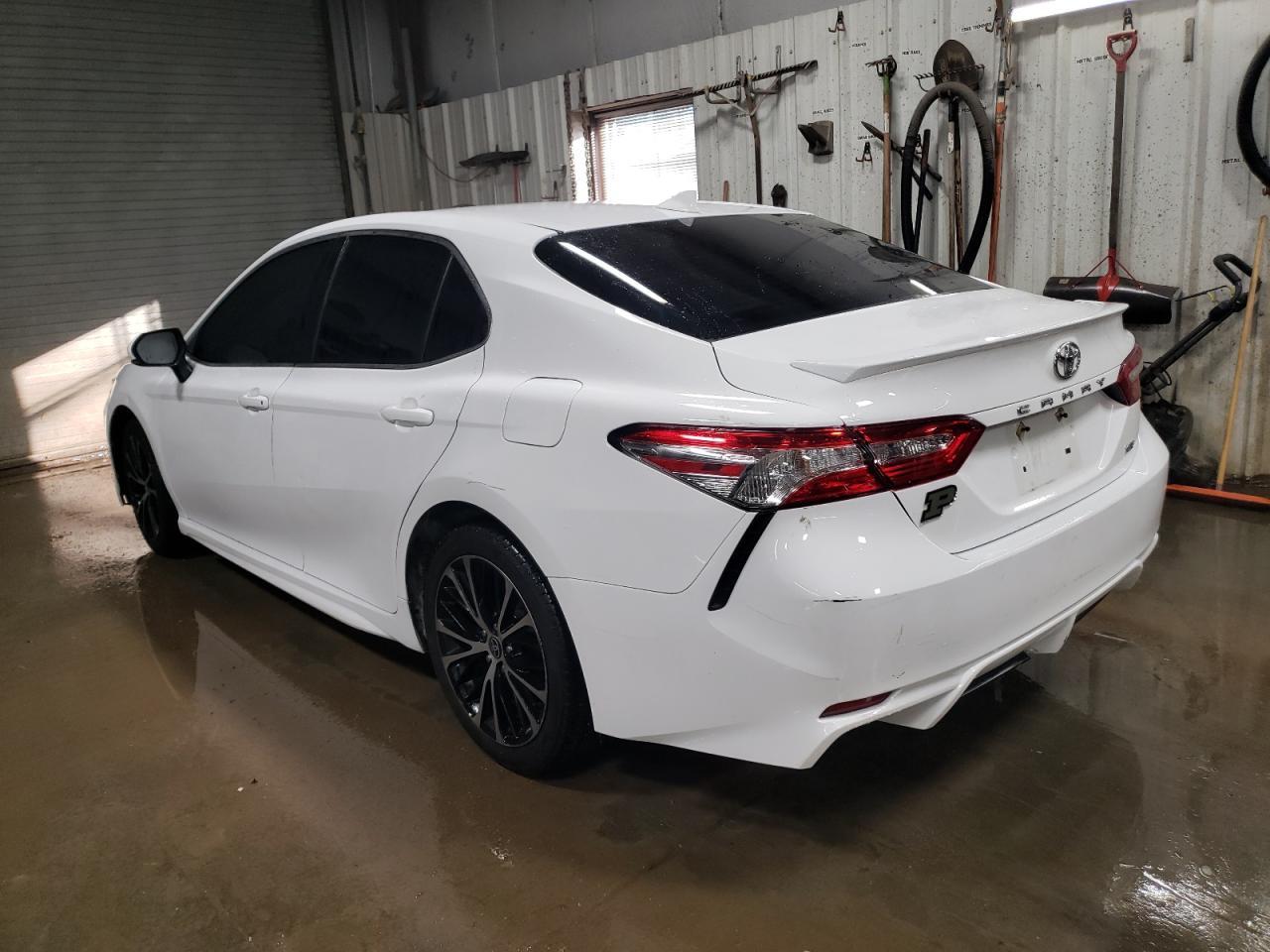 2020 TOYOTA CAMRY SE - Image 2