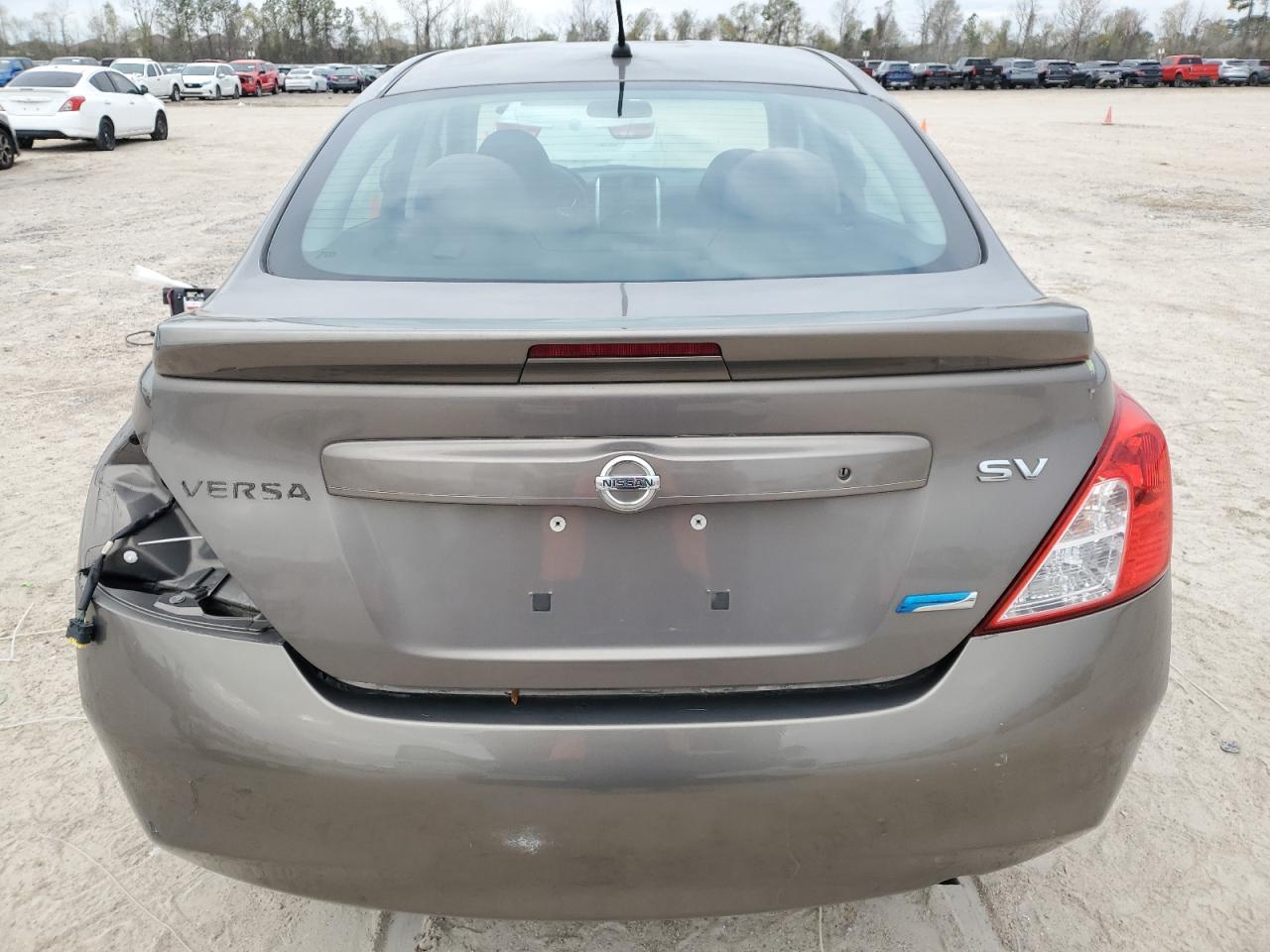 2014 NISSAN VERSA S - Фото 6