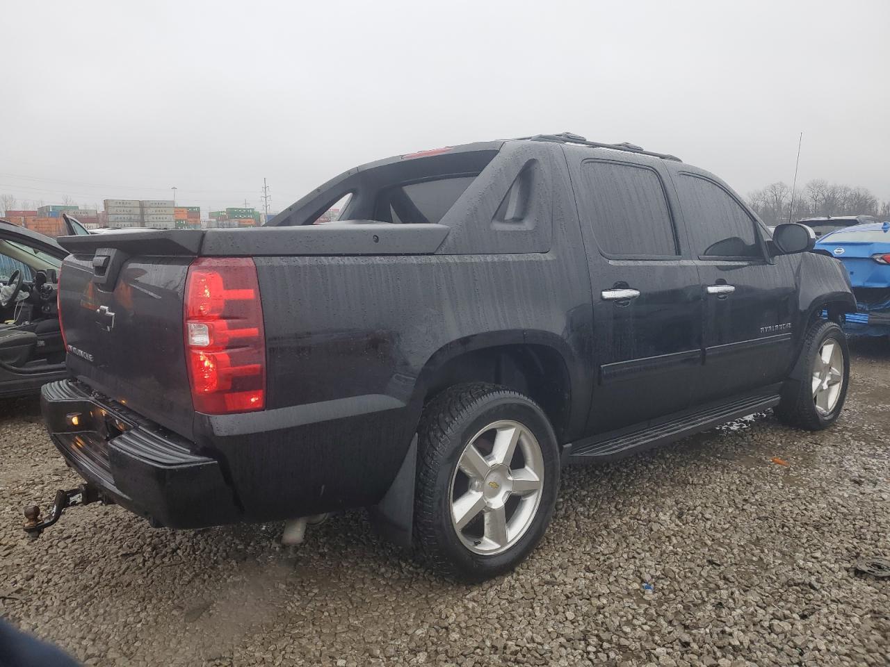 2012 CHEVROLET AVALANCHE - Image 3