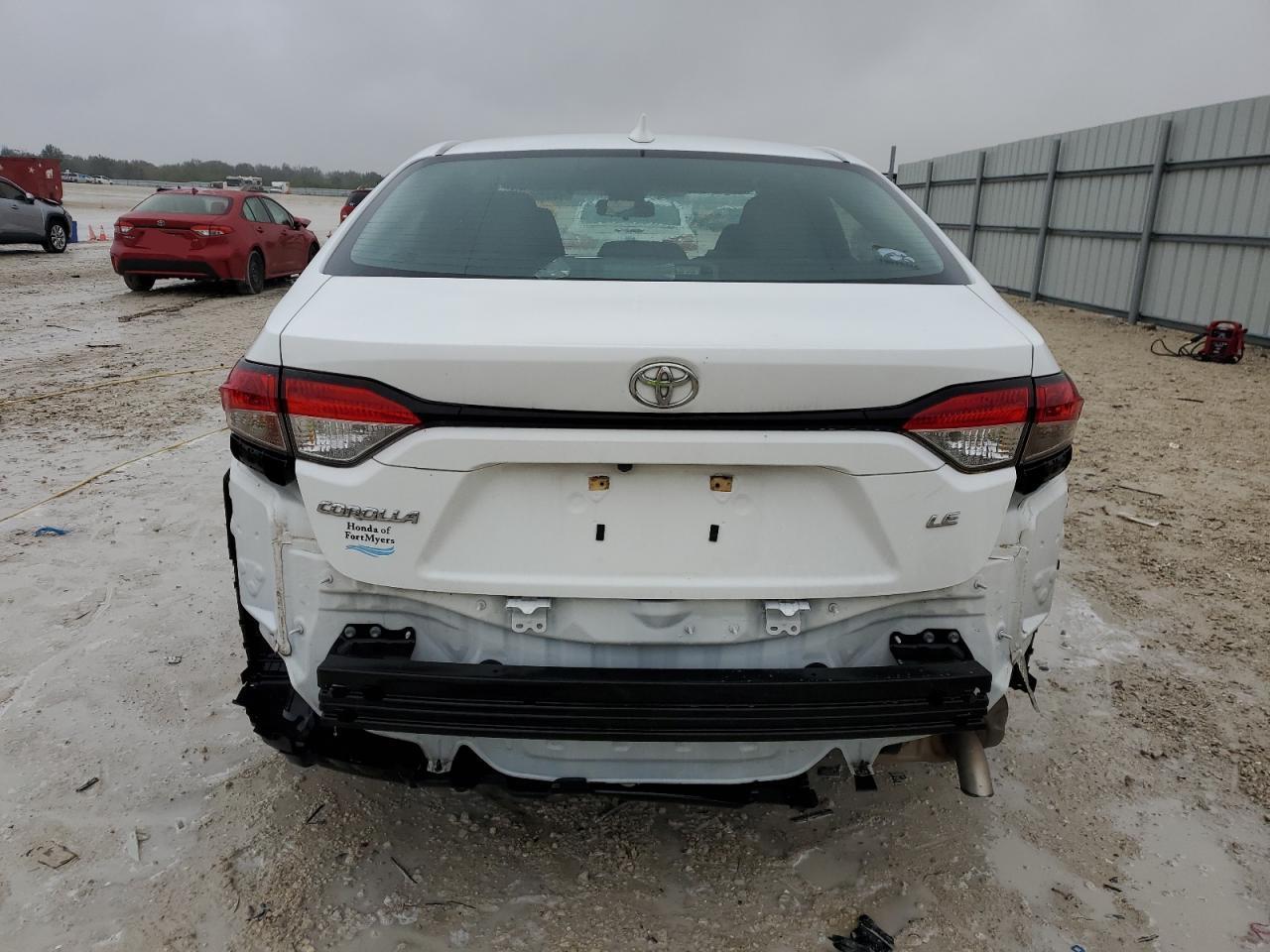 2021 TOYOTA COROLLA LE - Фото 6