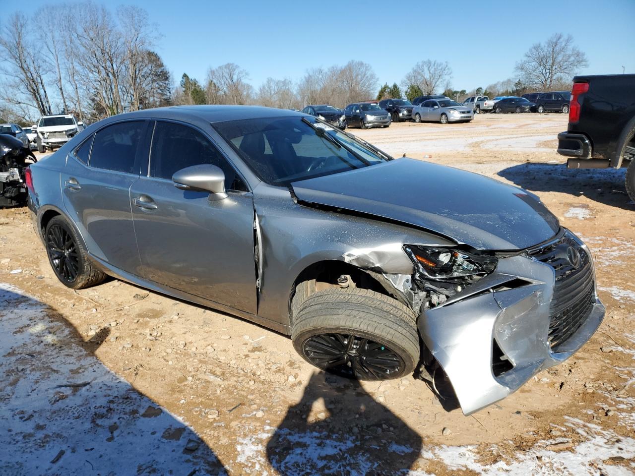 2017 LEXUS IS 200T - Фото 4