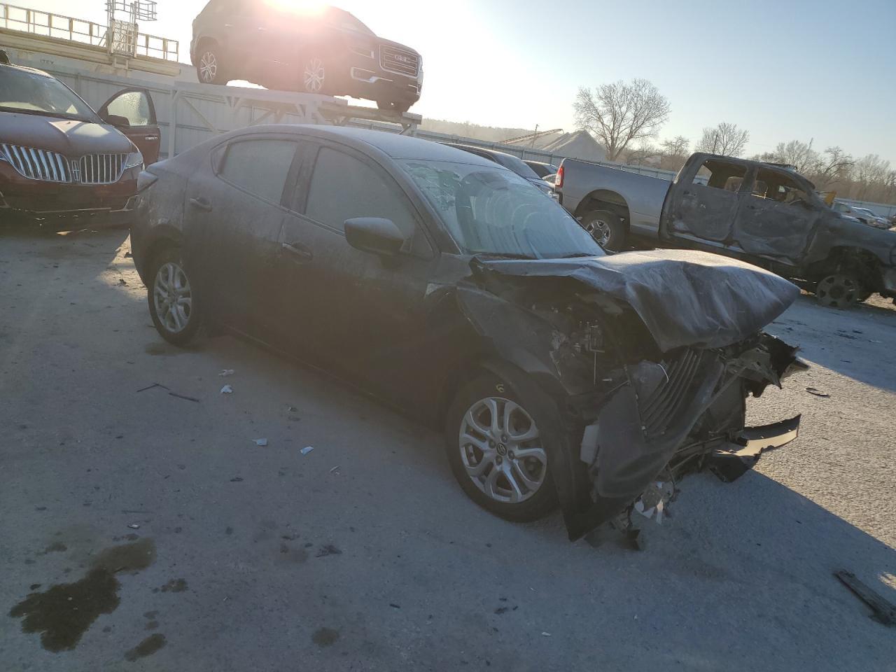 2017 TOYOTA YARIS IA - Фото 4