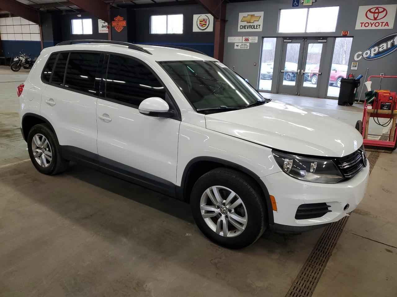 2015 VOLKSWAGEN TIGUAN S - Фото 4