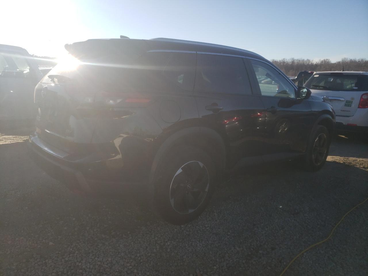 2024 NISSAN ROGUE SV - Image 3