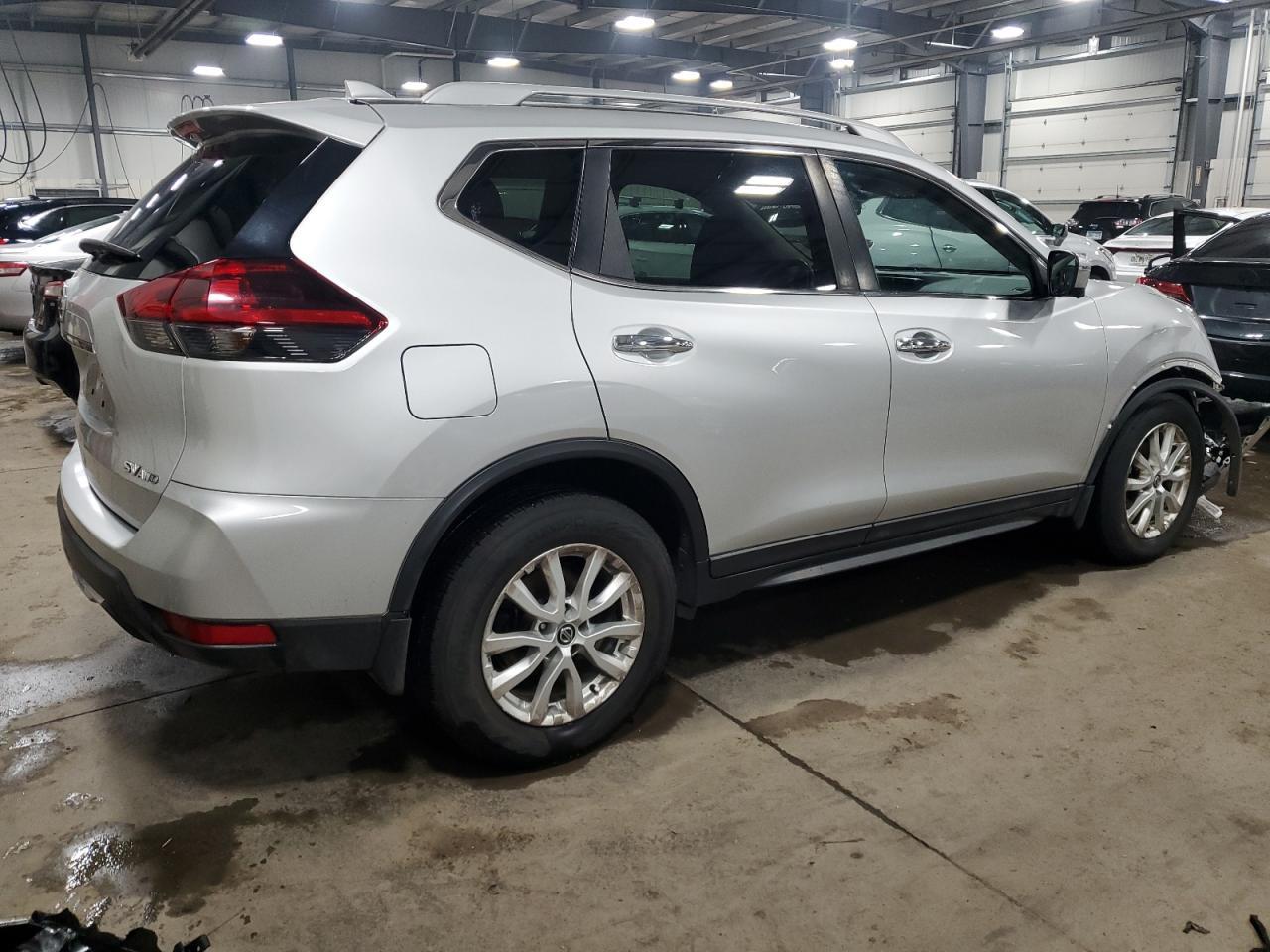 2018 NISSAN ROGUE S - Фото 3