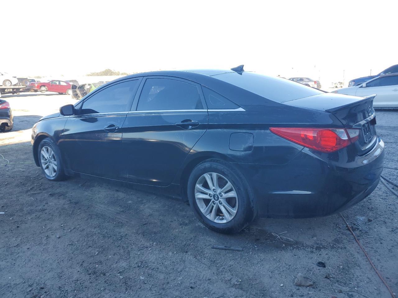 2013 HYUNDAI SONATA GLS - Image 2