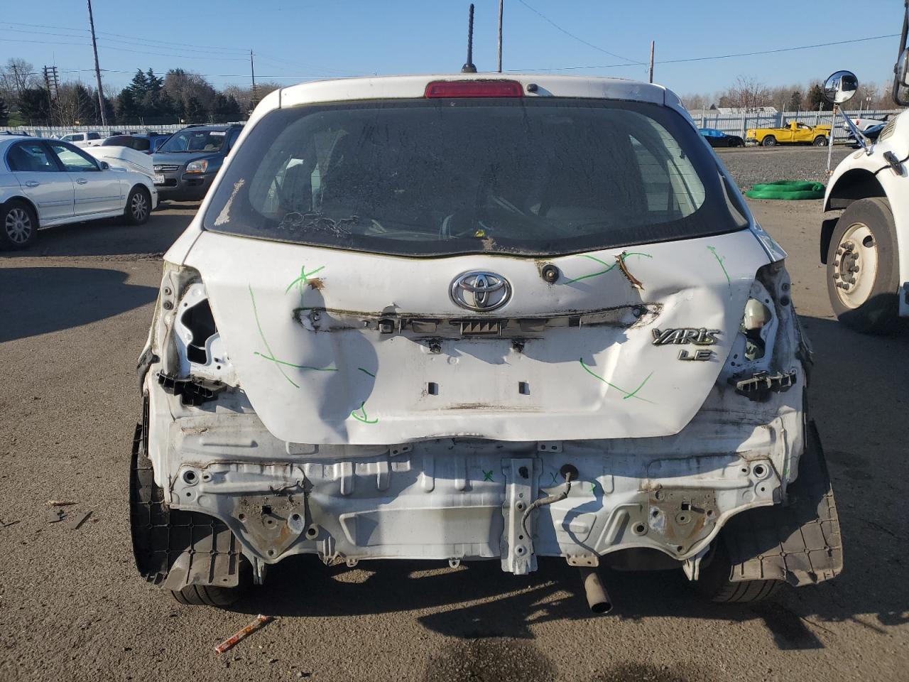 2016 TOYOTA YARIS L - Image 6