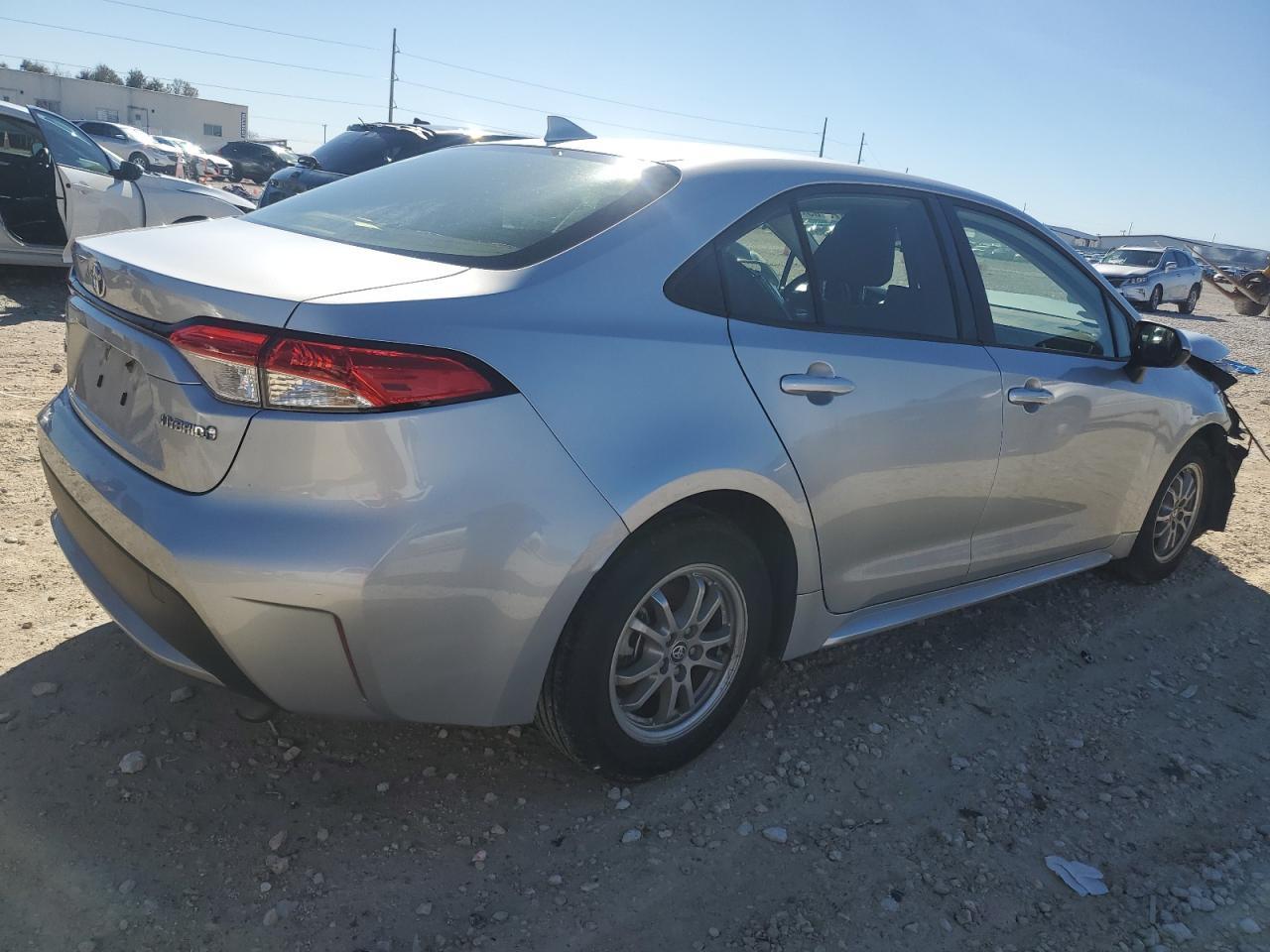 2022 TOYOTA COROLLA LE - Image 3