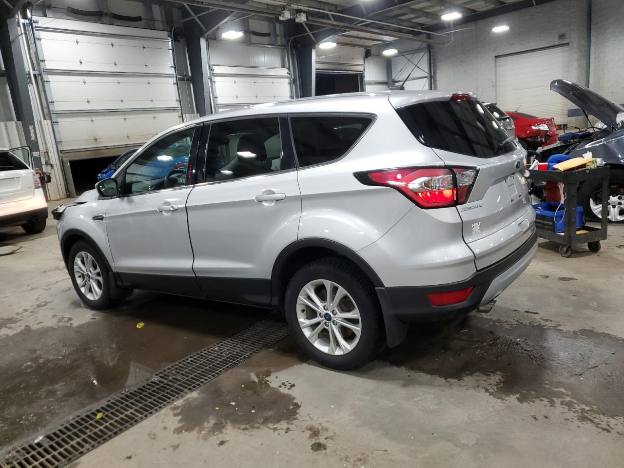 2017 FORD ESCAPE SE - Image 2