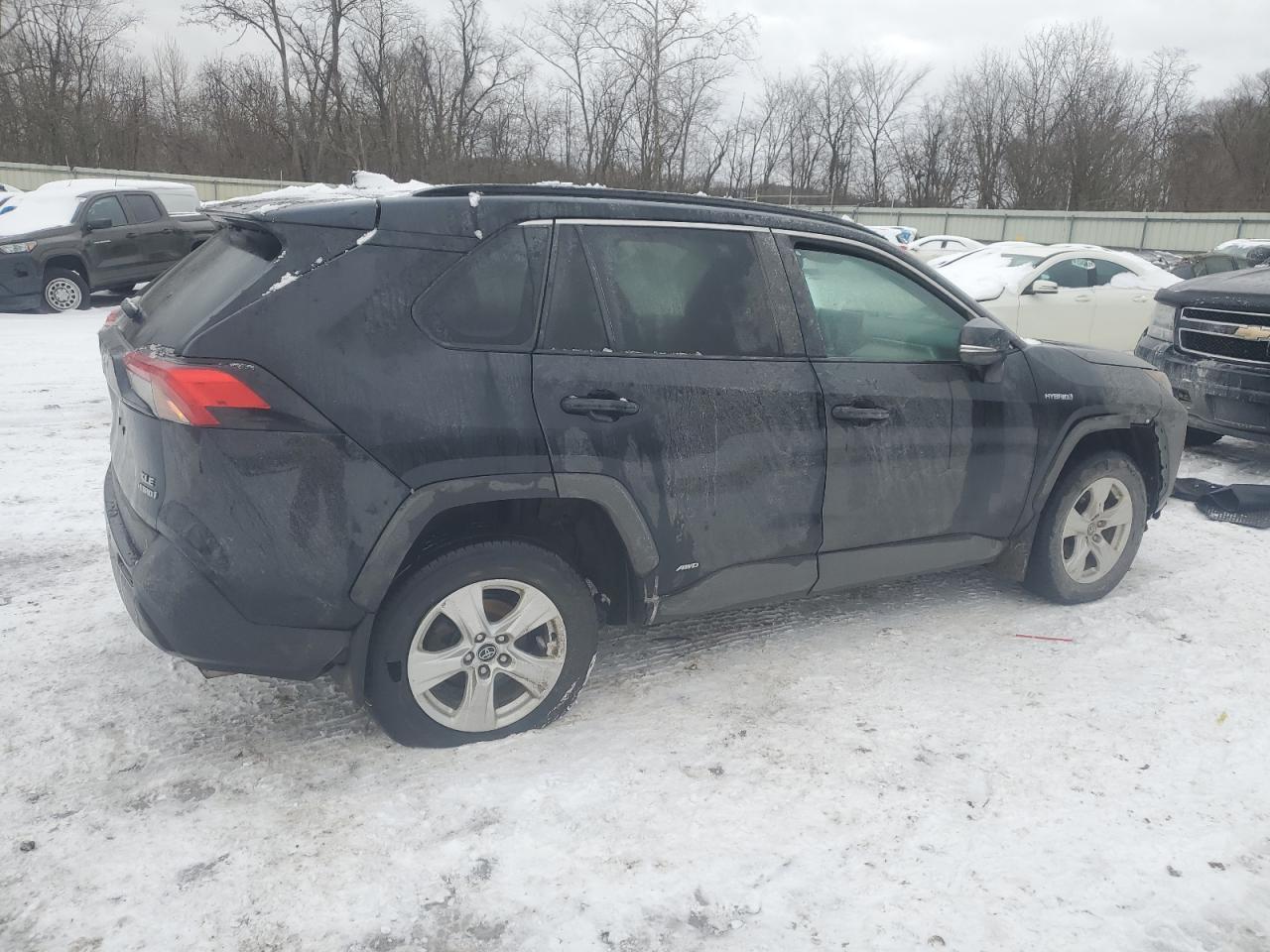 2020 TOYOTA RAV4 XLE - Image 3
