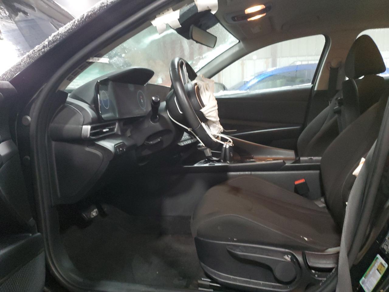 2023 HYUNDAI ELANTRA SE - Фото 7