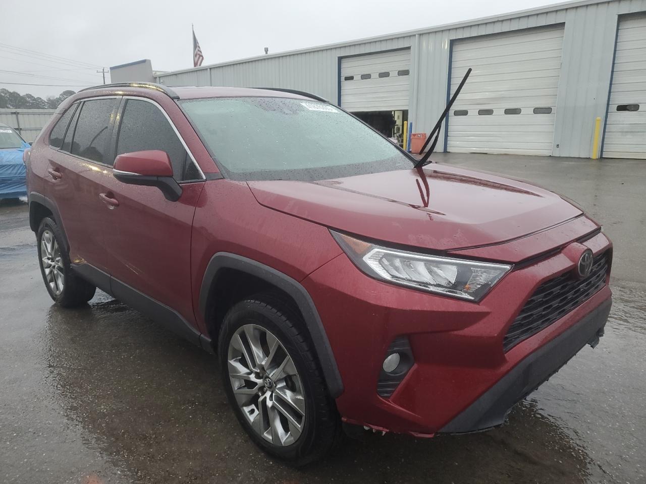 2020 TOYOTA RAV4 XLE P - Фото 4