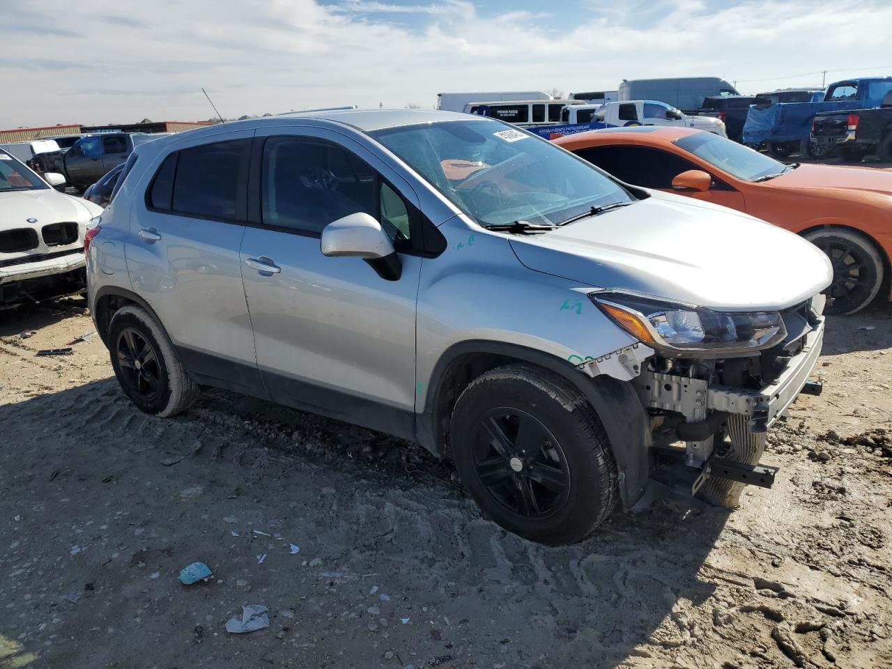 2021 CHEVROLET TRAX LS - Image 4