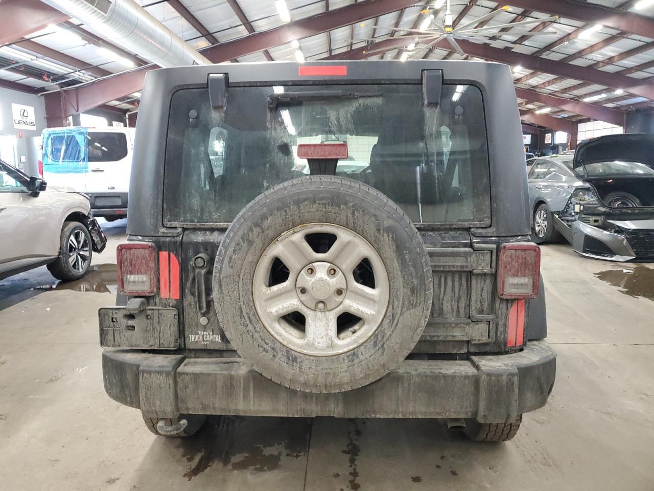 2015 JEEP WRANGLER U - Image 6