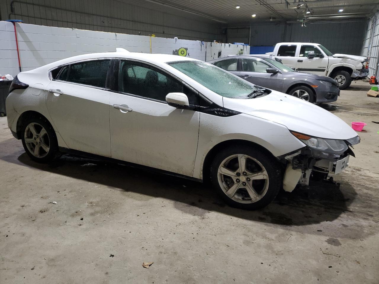 2017 CHEVROLET VOLT LT - Image 4