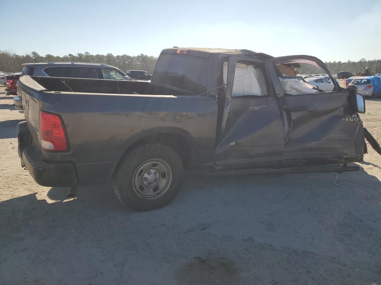 2019 RAM 1500 CLASS - Image 3