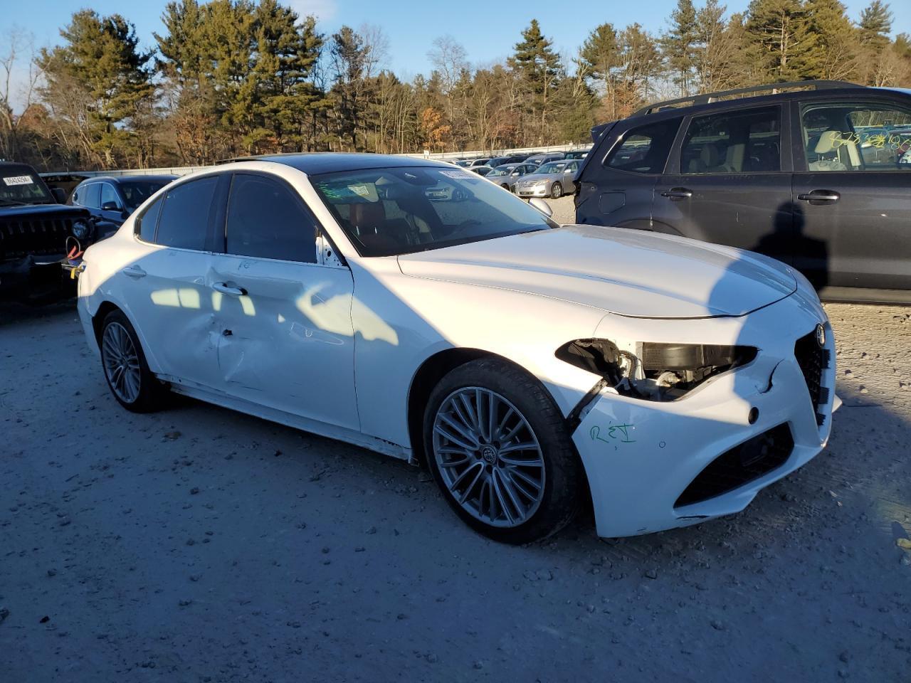 2017 ALFA ROMEO GIULIA TI - Фото 4