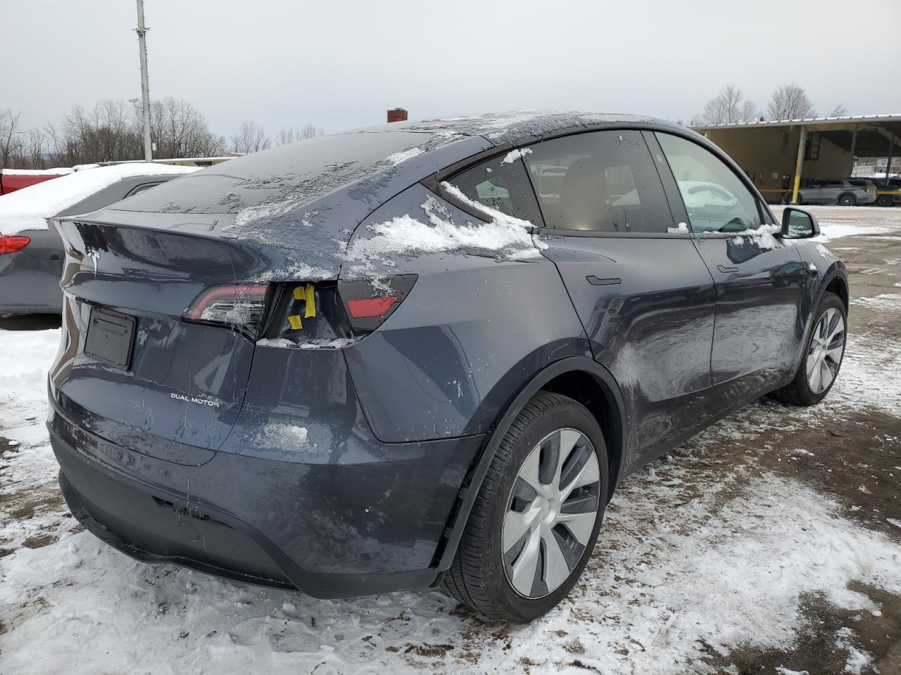 2023 TESLA MODEL Y - Фото 3
