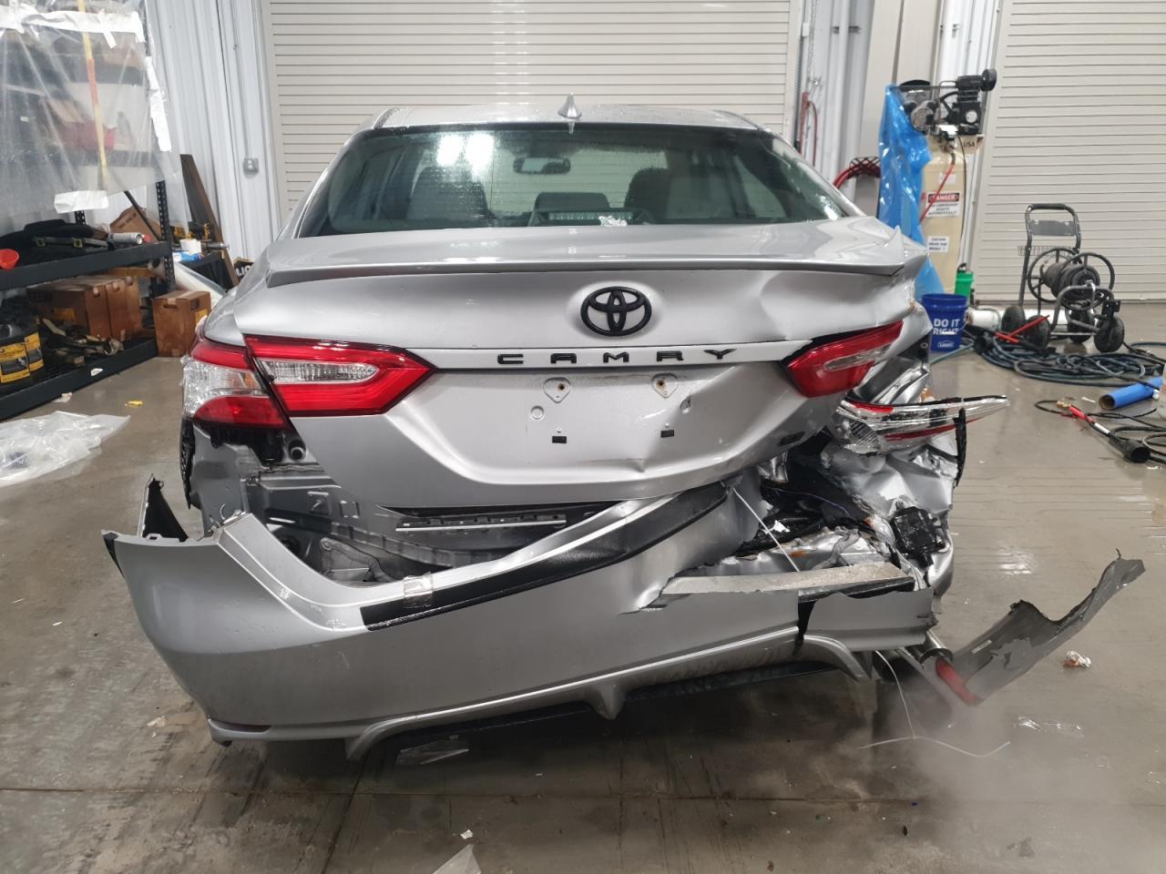 2020 TOYOTA CAMRY SE - Фото 6