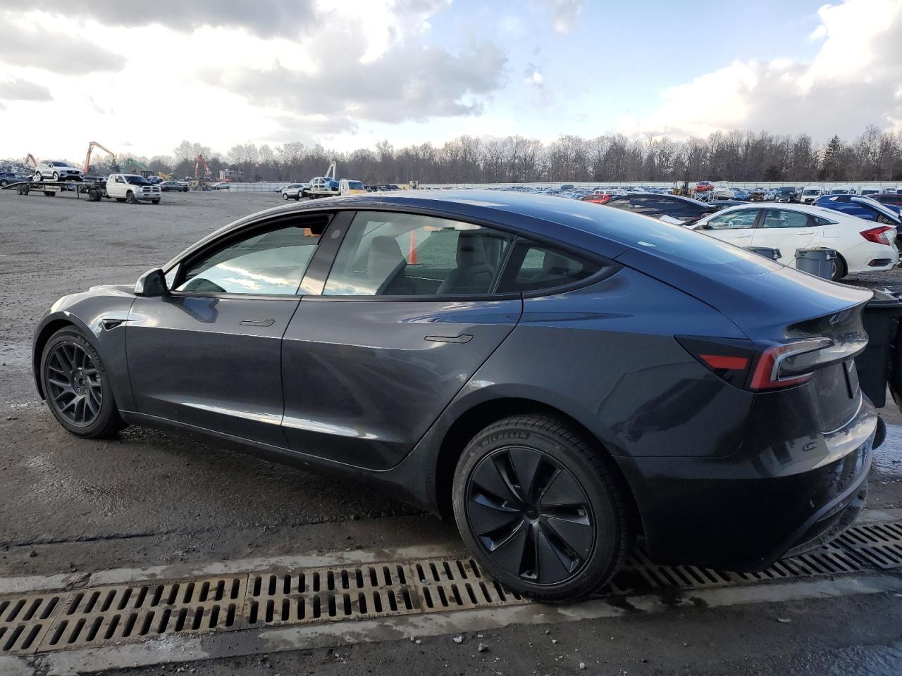 2024 TESLA MODEL 3 - Image 2