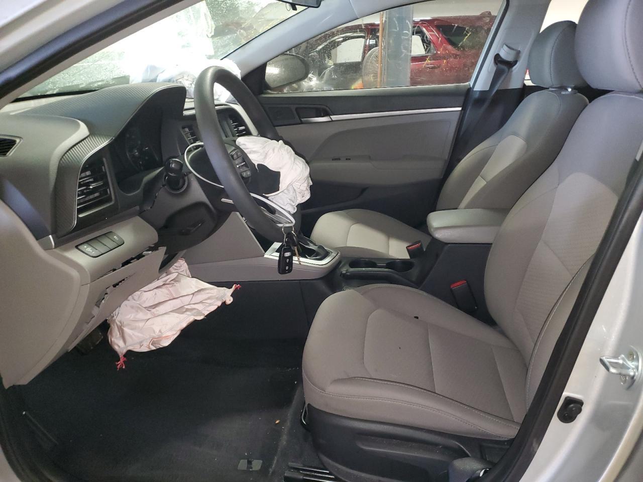 2019 HYUNDAI ELANTRA SE - Фото 7