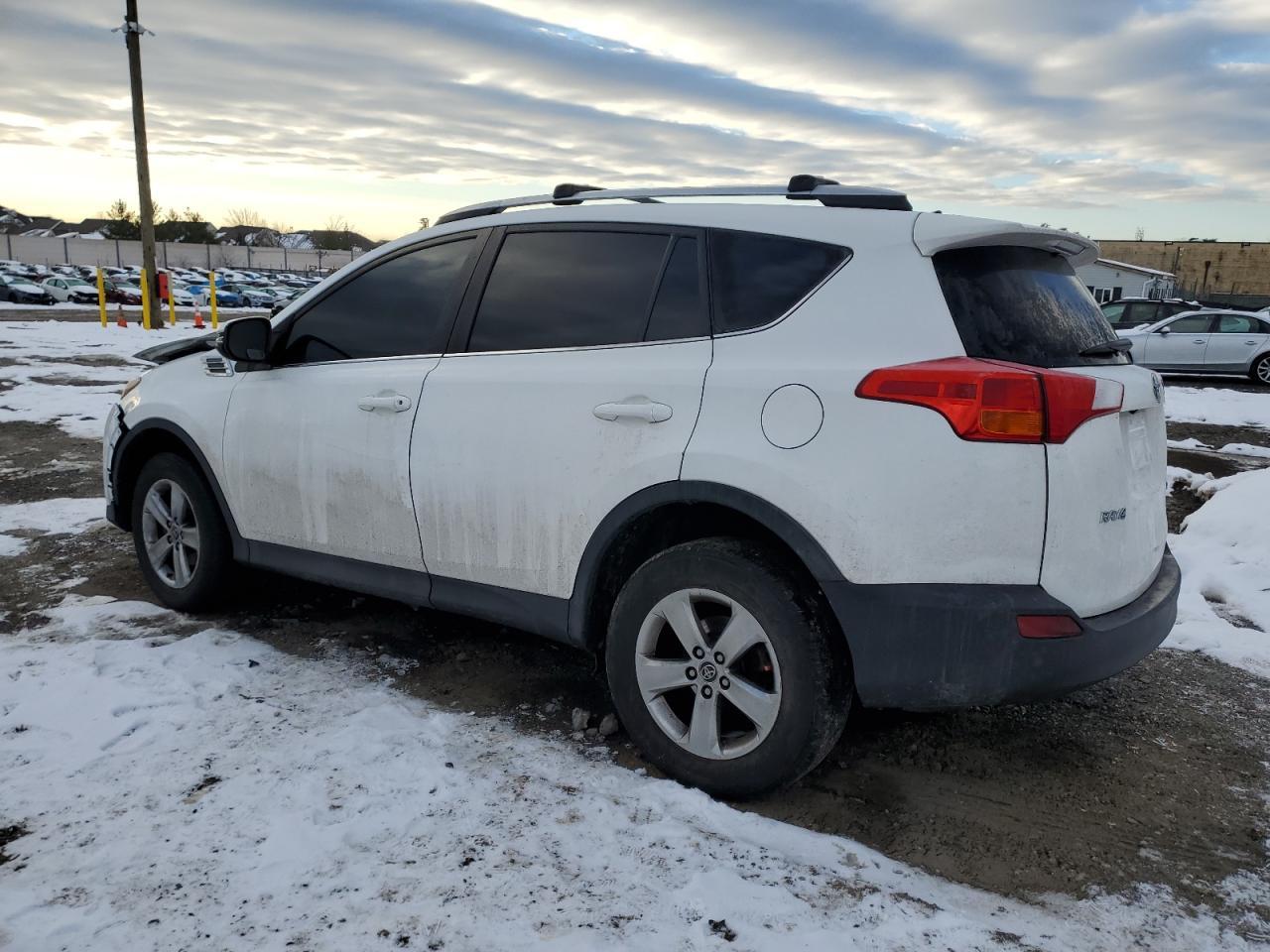 2015 TOYOTA RAV4 XLE - Фото 2