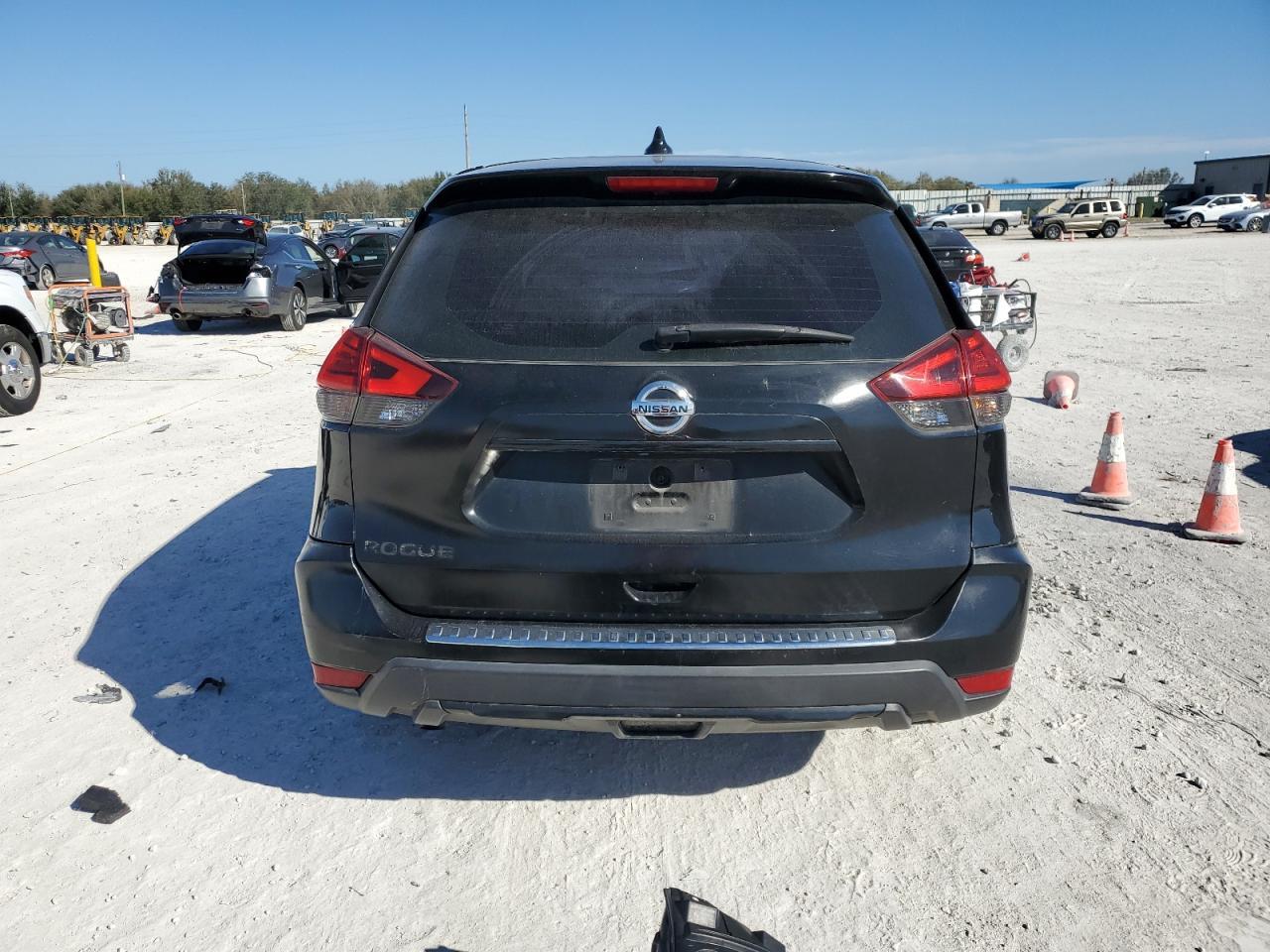 2017 NISSAN ROGUE S - Image 6