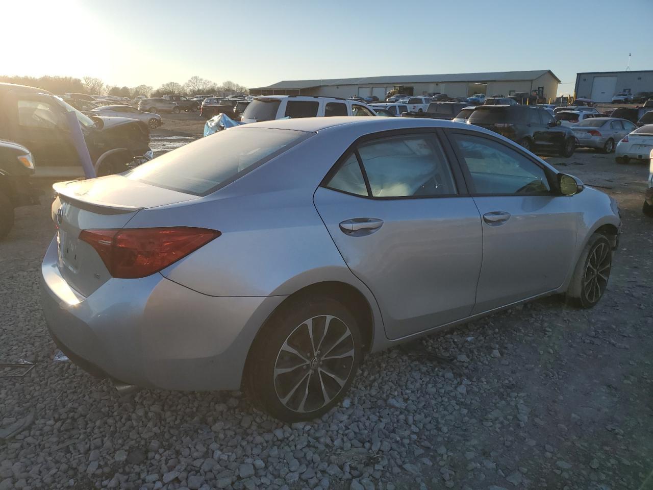 2019 TOYOTA COROLLA L - Image 3