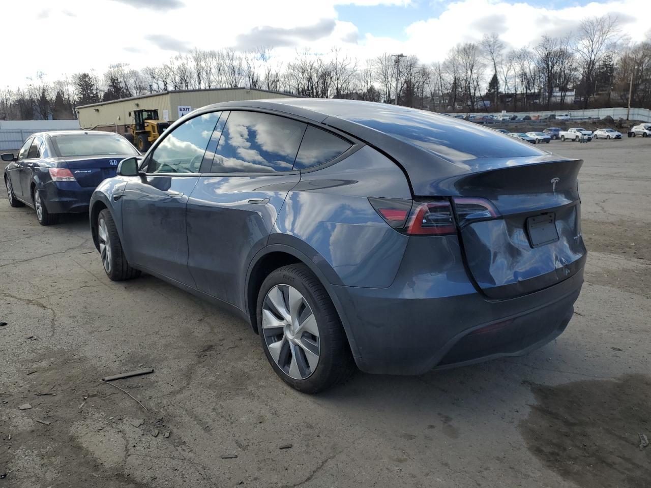 2023 TESLA MODEL Y - Фото 2