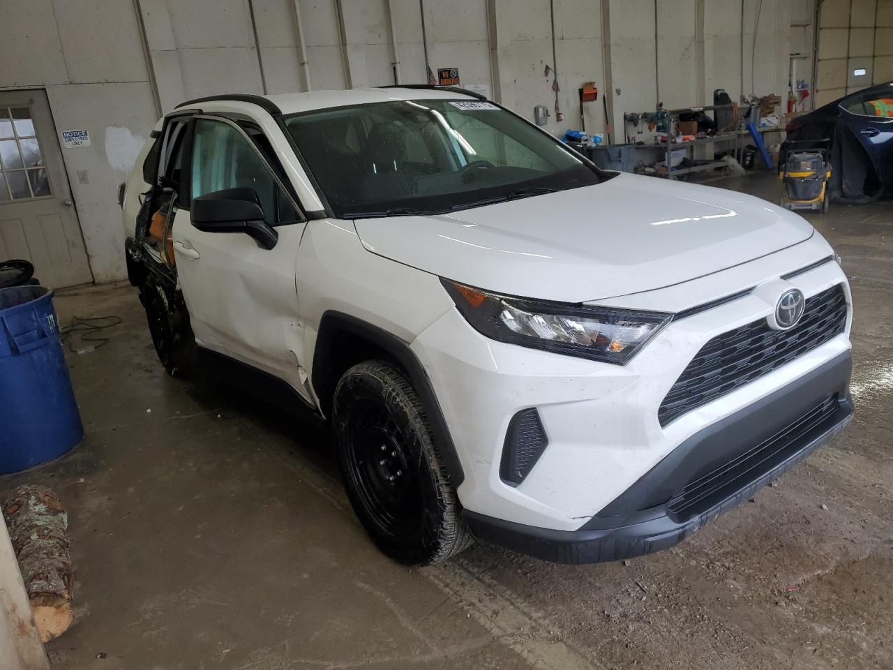 2021 TOYOTA RAV4 LE - Фото 4
