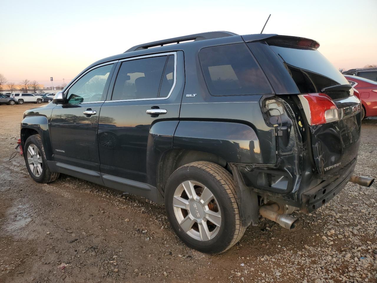 2013 GMC TERRAIN SL - Image 2