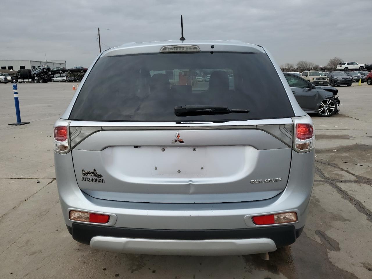 2015 MITSUBISHI OUTLANDER - Фото 6