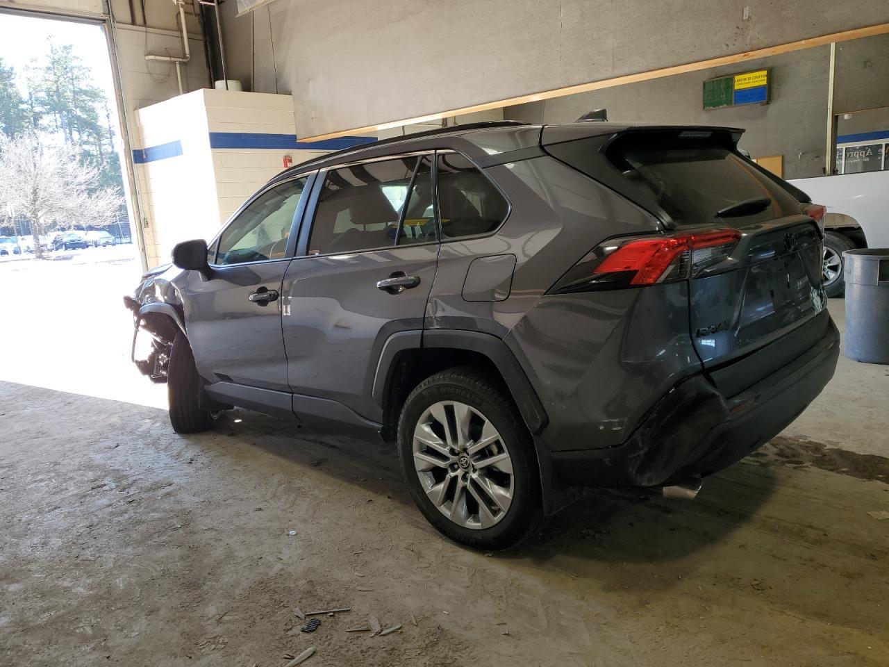 2024 TOYOTA RAV4 XLE P - Фото 2