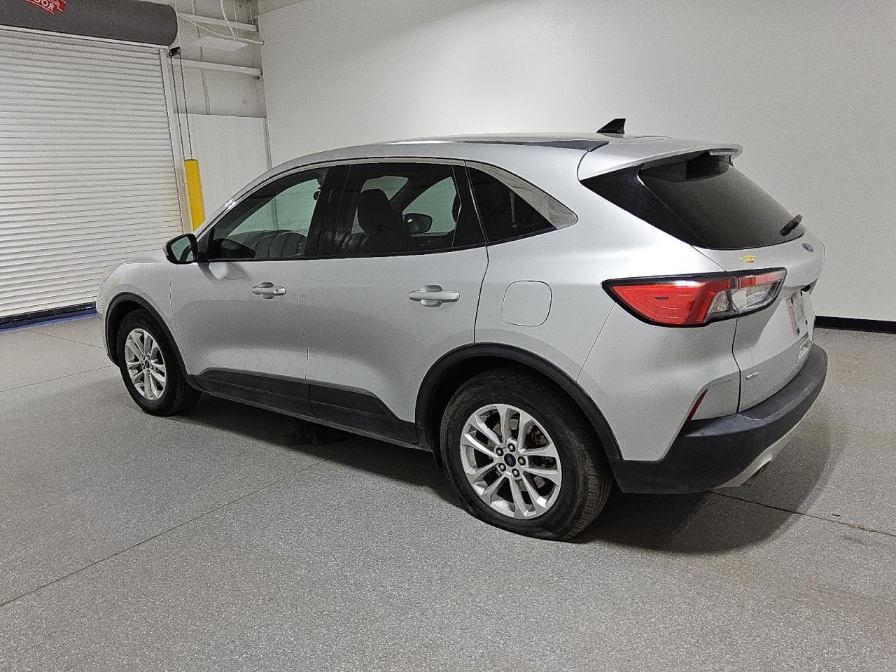 2020 FORD ESCAPE SE - Image 2