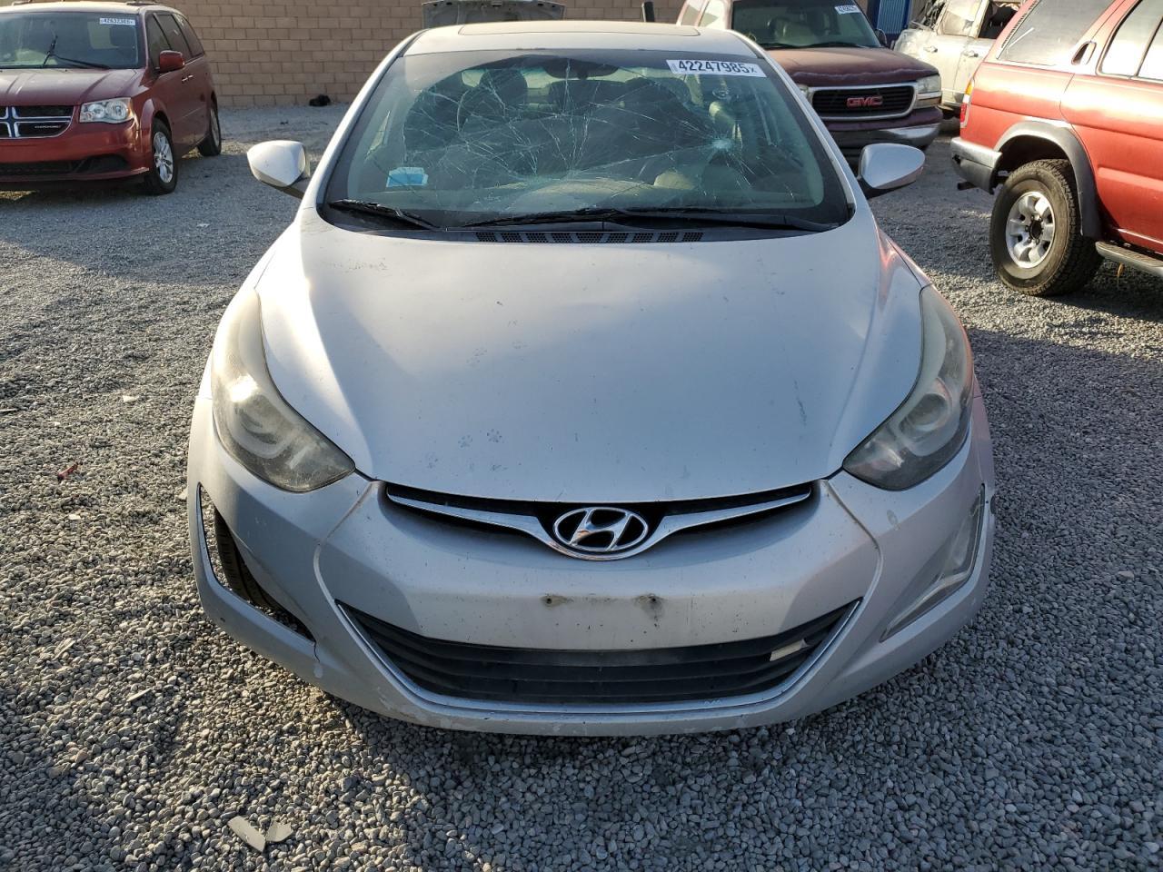 2015 HYUNDAI ELANTRA SE - Фото 5