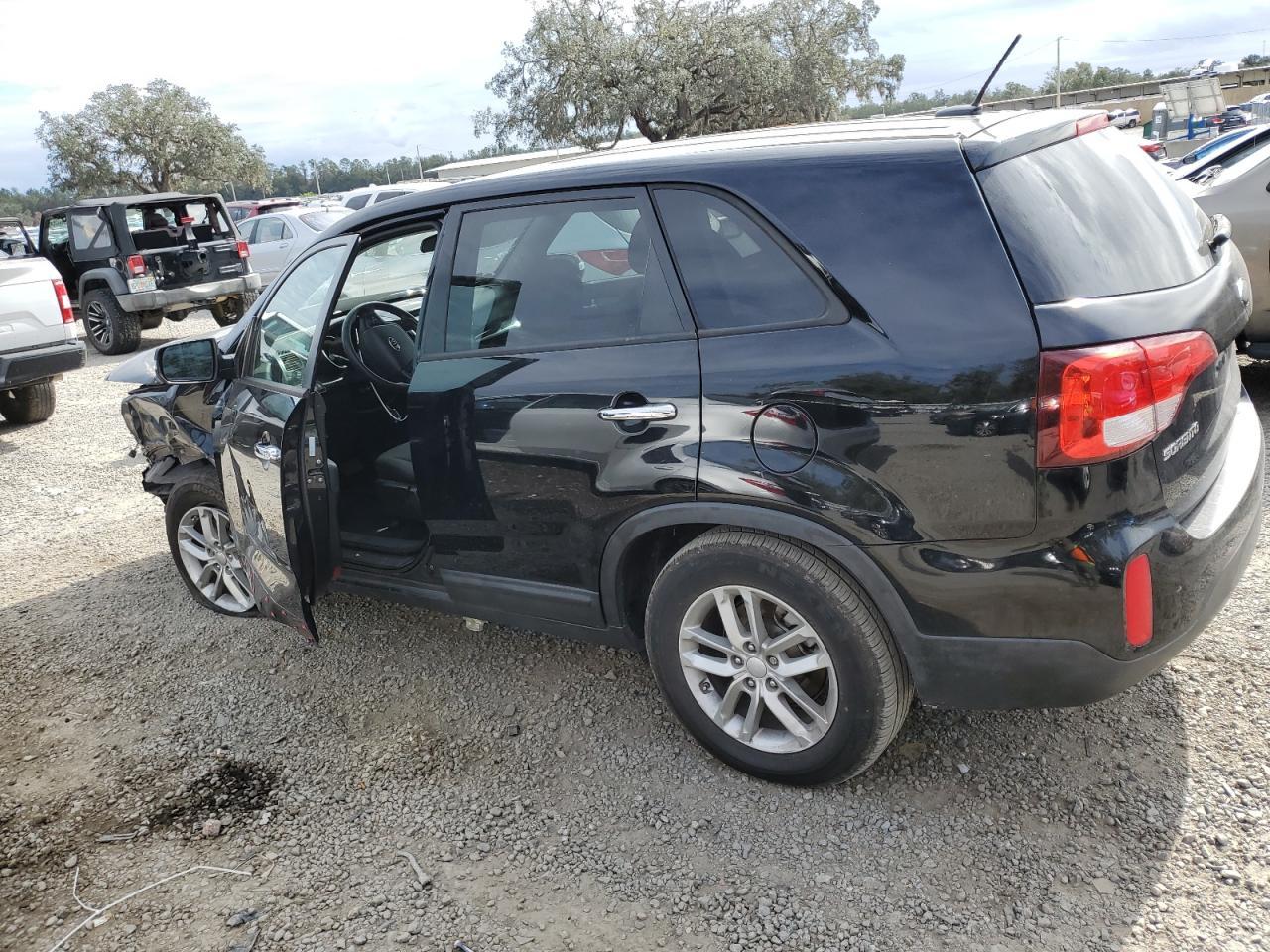 2014 KIA SORENTO LX - Image 2
