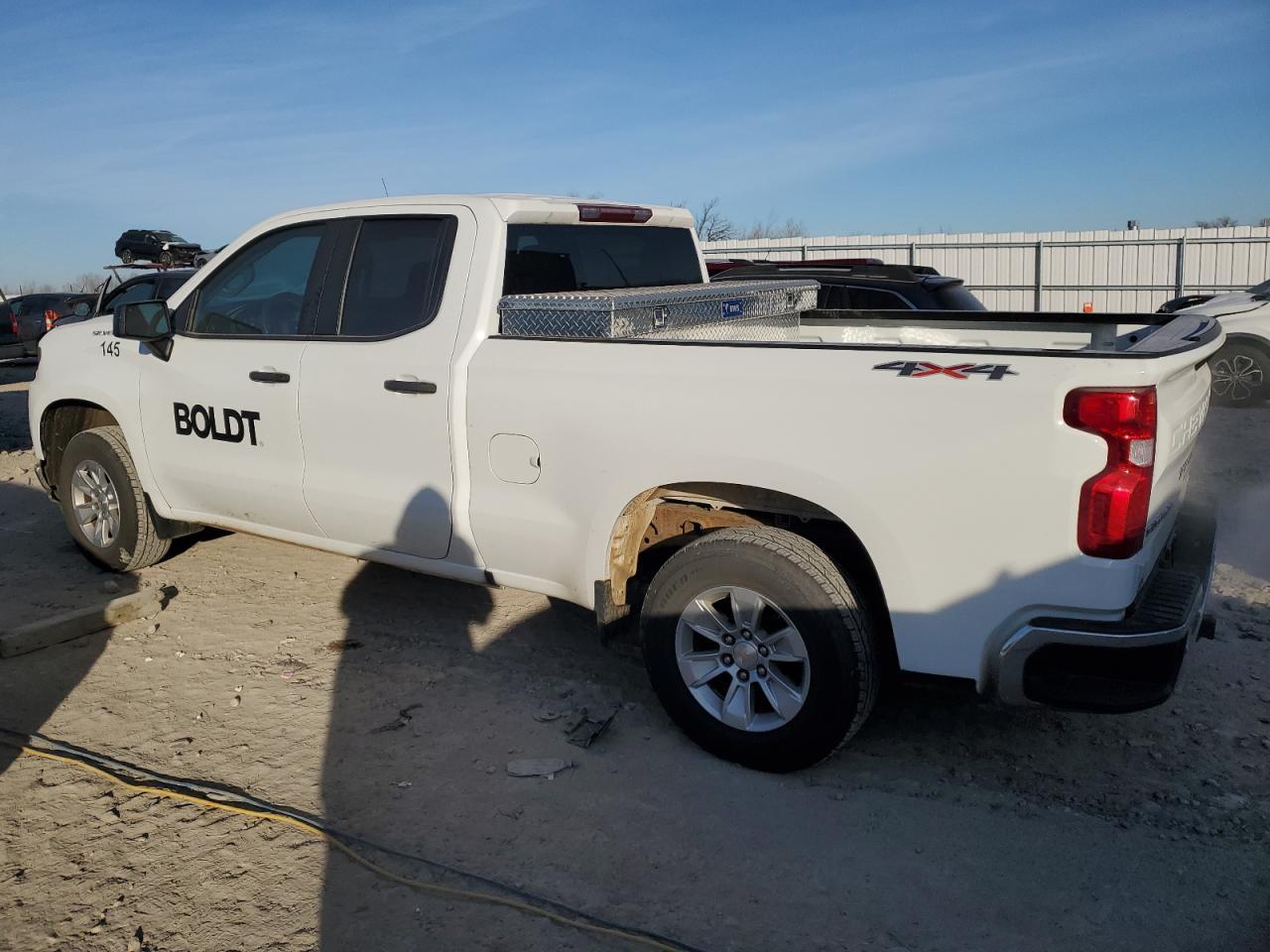 2021 CHEVROLET SILVERADO - Фото 2