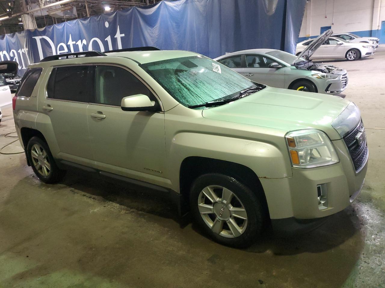 2013 GMC TERRAIN SL - Image 4