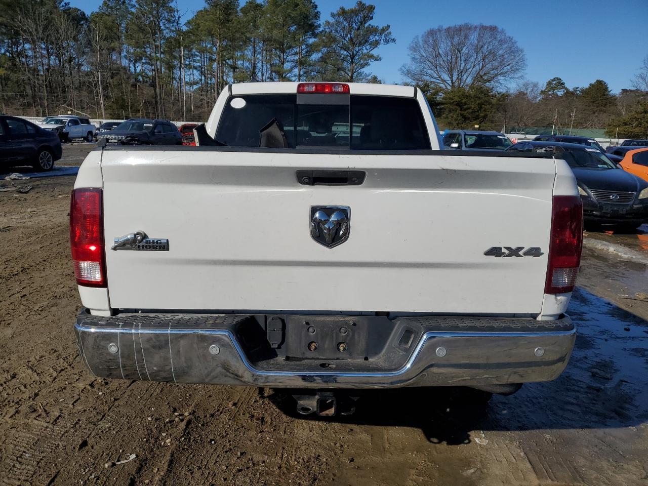 2017 RAM 1500 SLT - Image 6