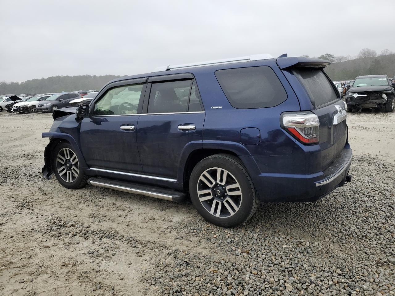 2018 TOYOTA 4RUNNER SR - Image 2