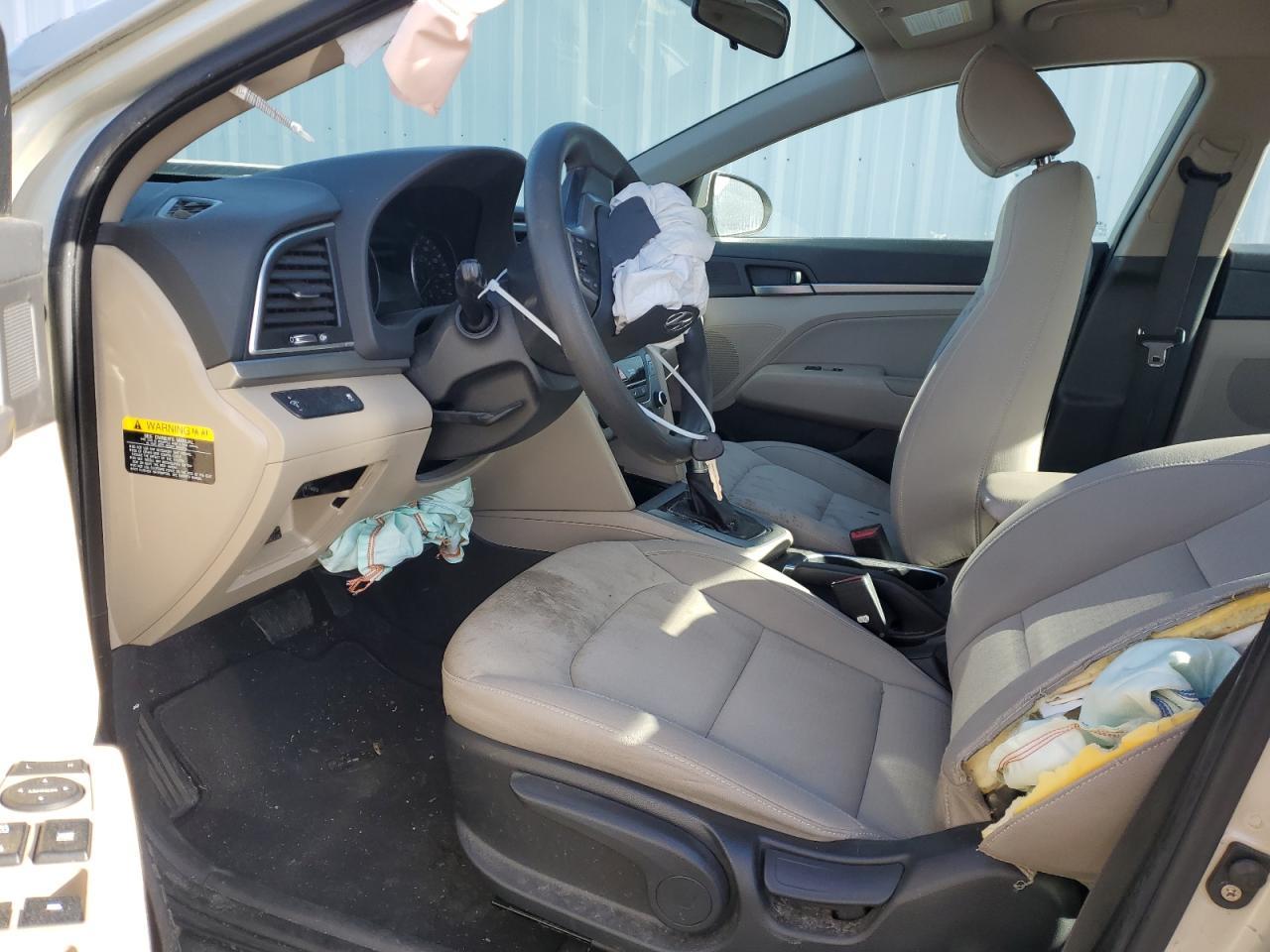 2017 HYUNDAI ELANTRA SE - Фото 7
