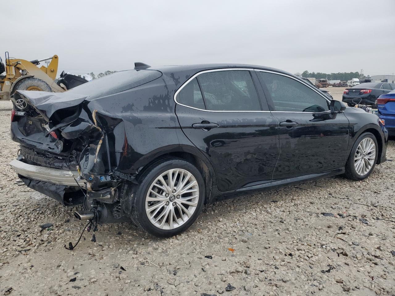 2018 TOYOTA CAMRY L - Фото 3