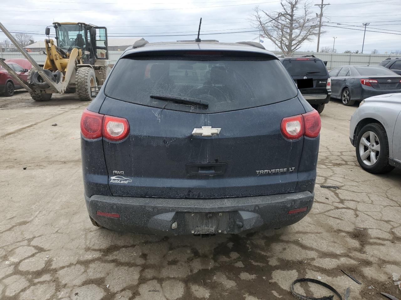 2011 CHEVROLET TRAVERSE L - Image 6
