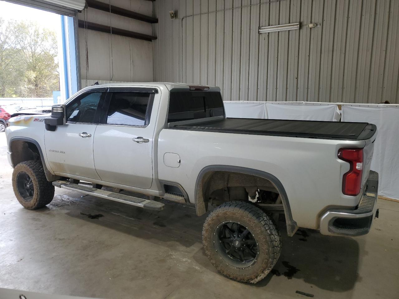 2020 CHEVROLET SILVERADO - Image 2