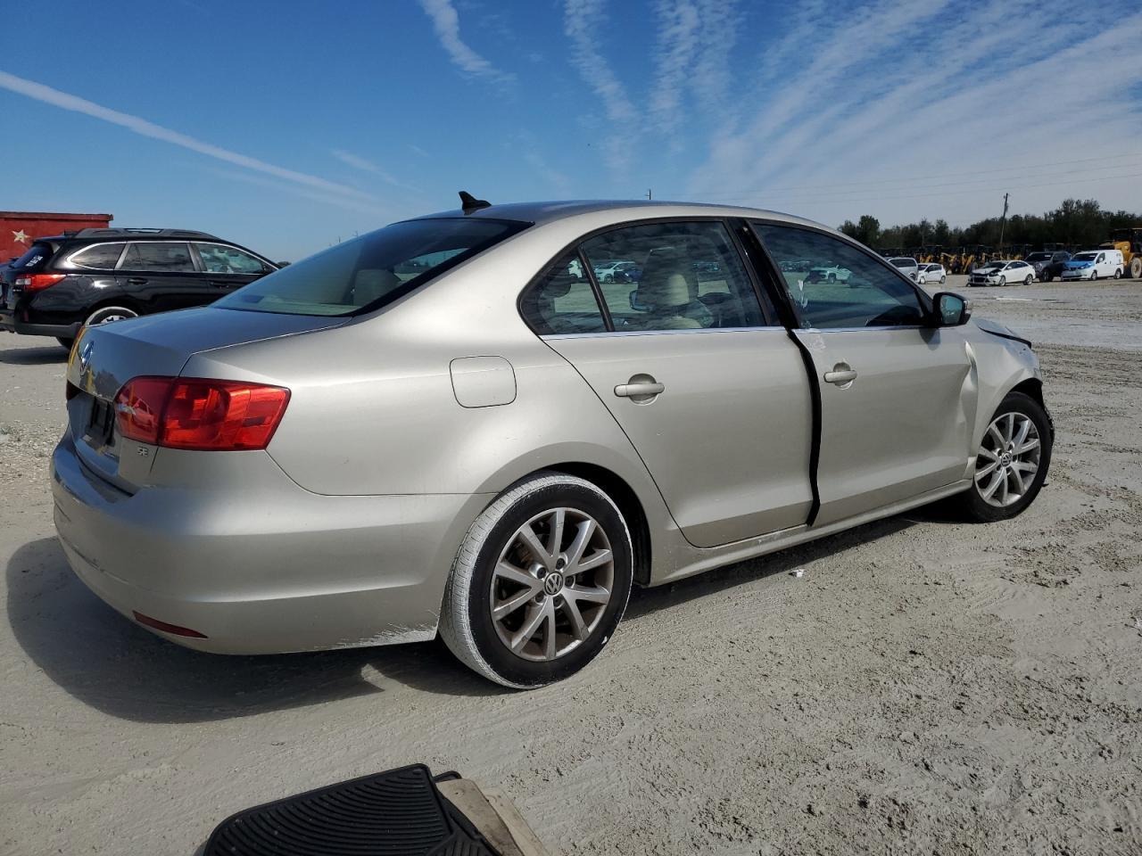 2014 VOLKSWAGEN JETTA SE - Image 3