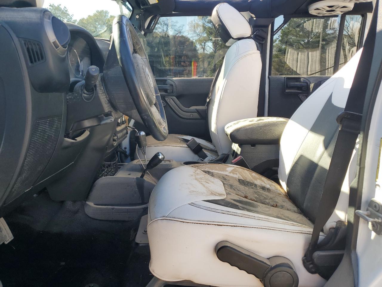 2017 JEEP WRANGLER U - Image 7