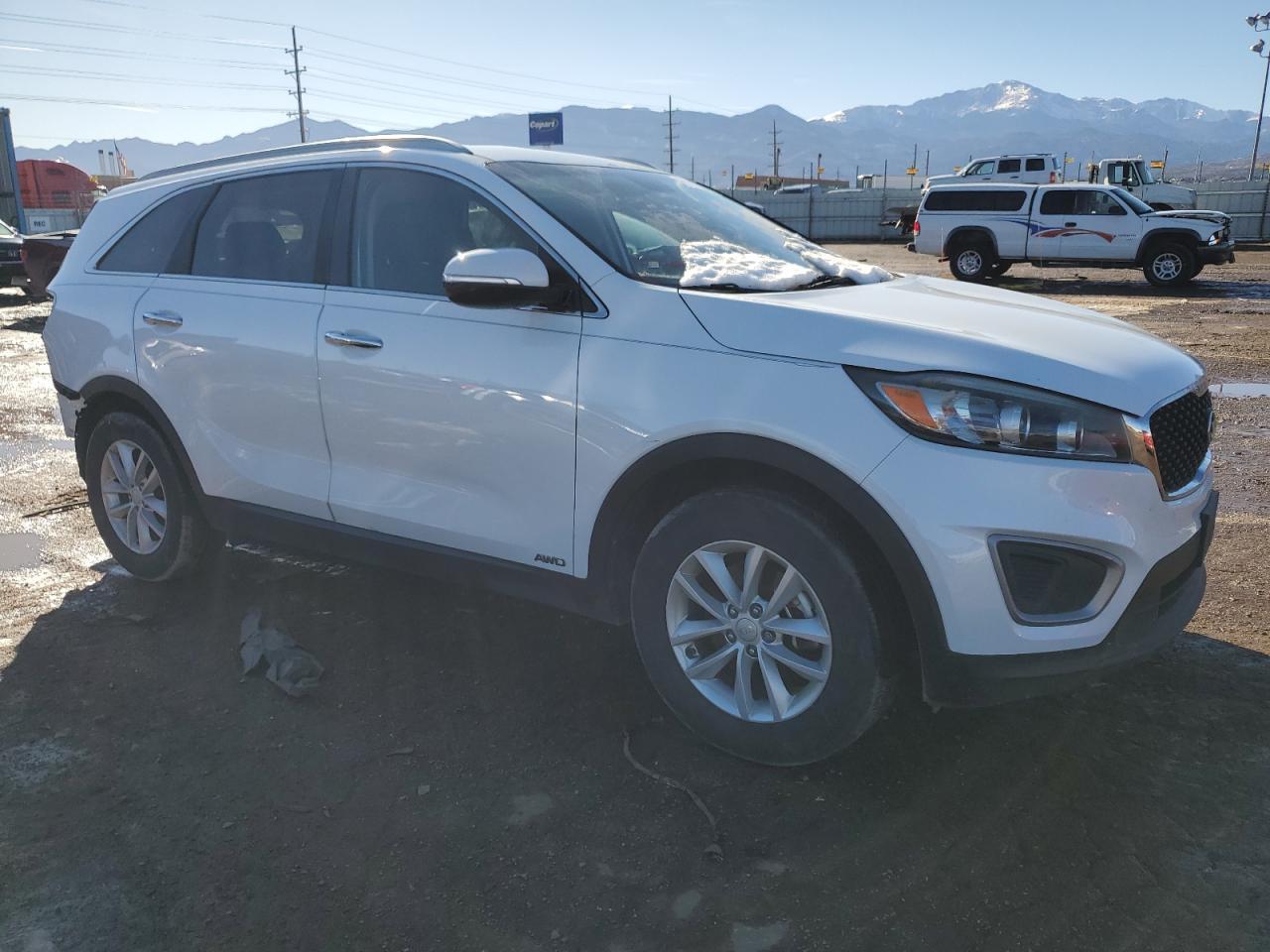 2016 KIA SORENTO LX - Image 4