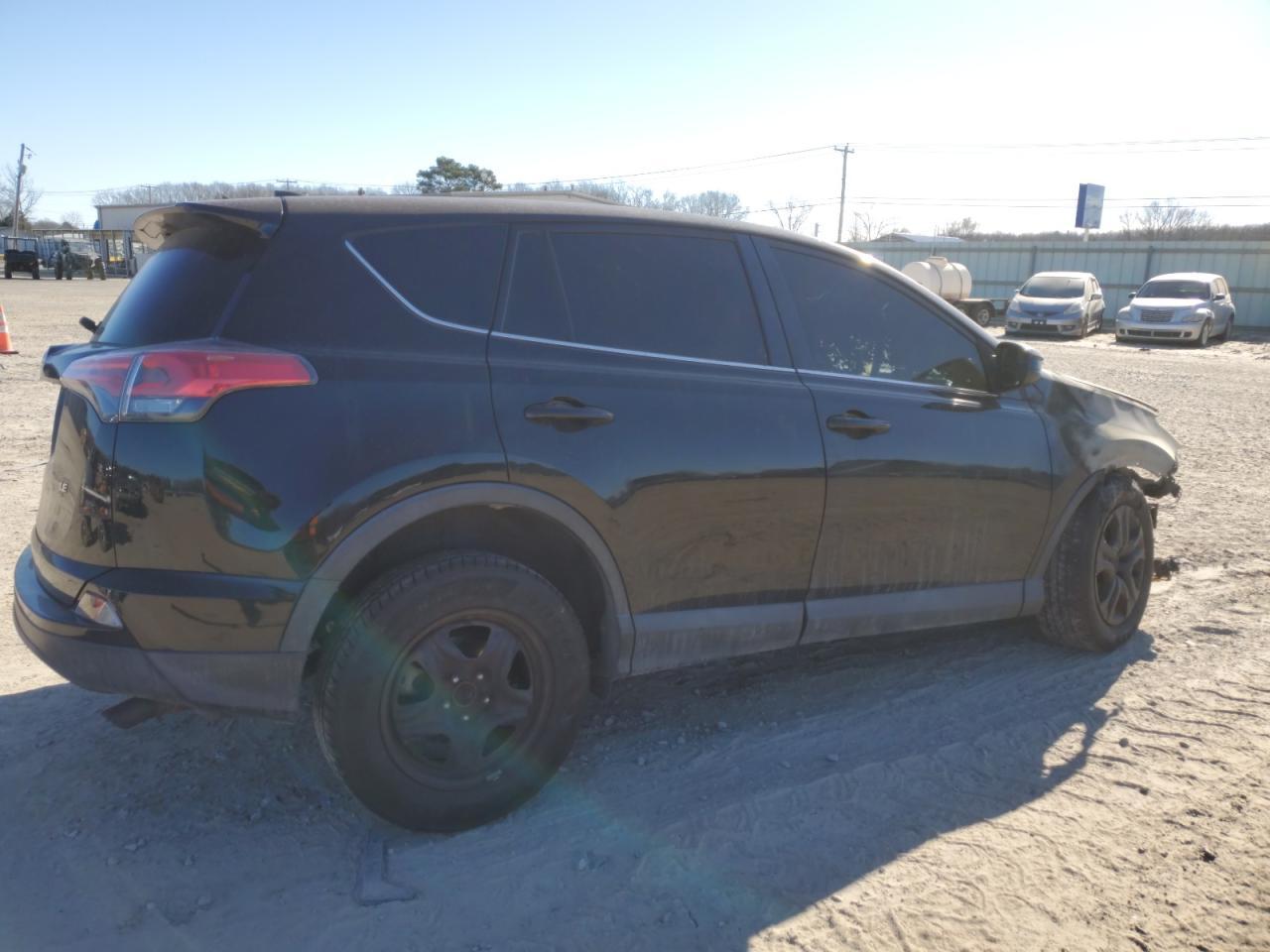 2018 TOYOTA RAV4 LE - Фото 3